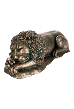 Статуэтка спящего льва